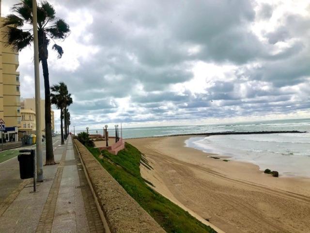 Gatu Premium Duplex Confort Junto A La Playa, Wifi Y Aire Acc Apartment Кадис Екстериор снимка